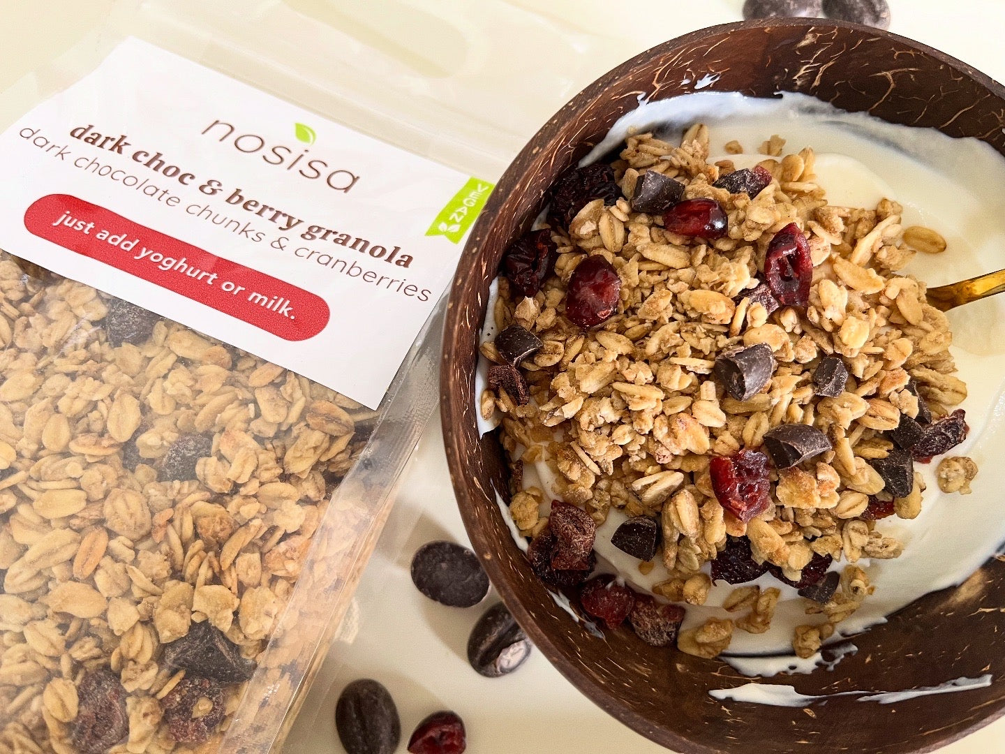 dark chocolate & berry granola (low sugar)